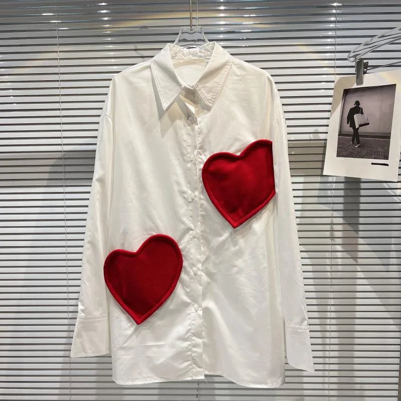 DEAT Women's Blouse Spliced Red Heart Design Single Breasted Loose Female Lapel White Shirt  New Fashion Autumn