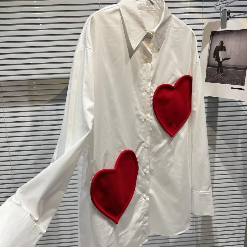 DEAT Women's Blouse Spliced Red Heart Design Single Breasted Loose Female Lapel White Shirt  New Fashion Autumn